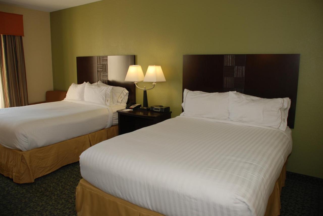Queen Room with Two Queen Beds at Holiday Inn Express & Suites Covington by IHG