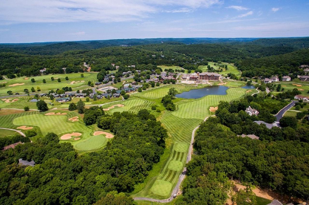 Single Room with Pool View at The Lodge at Old Kinderhook Golf Resort