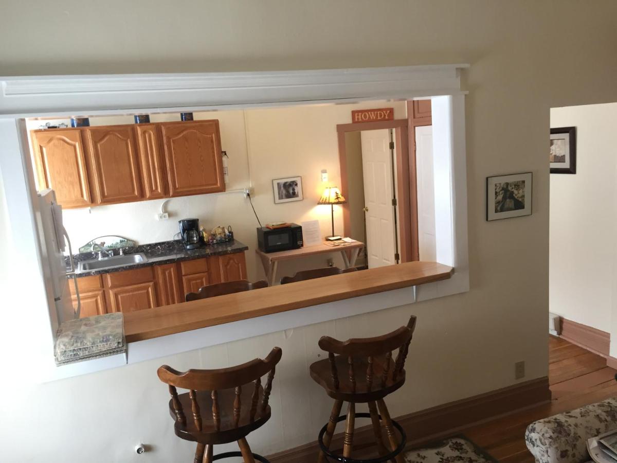 One-Bedroom Suite at Historic Downtown Capitol Hotel Vacation Suites
