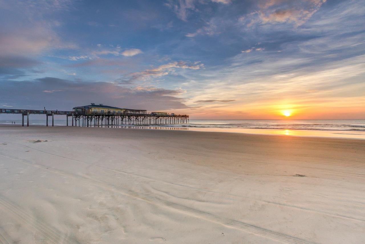 Two-Bedroom Suite at Beach Quarters Daytona