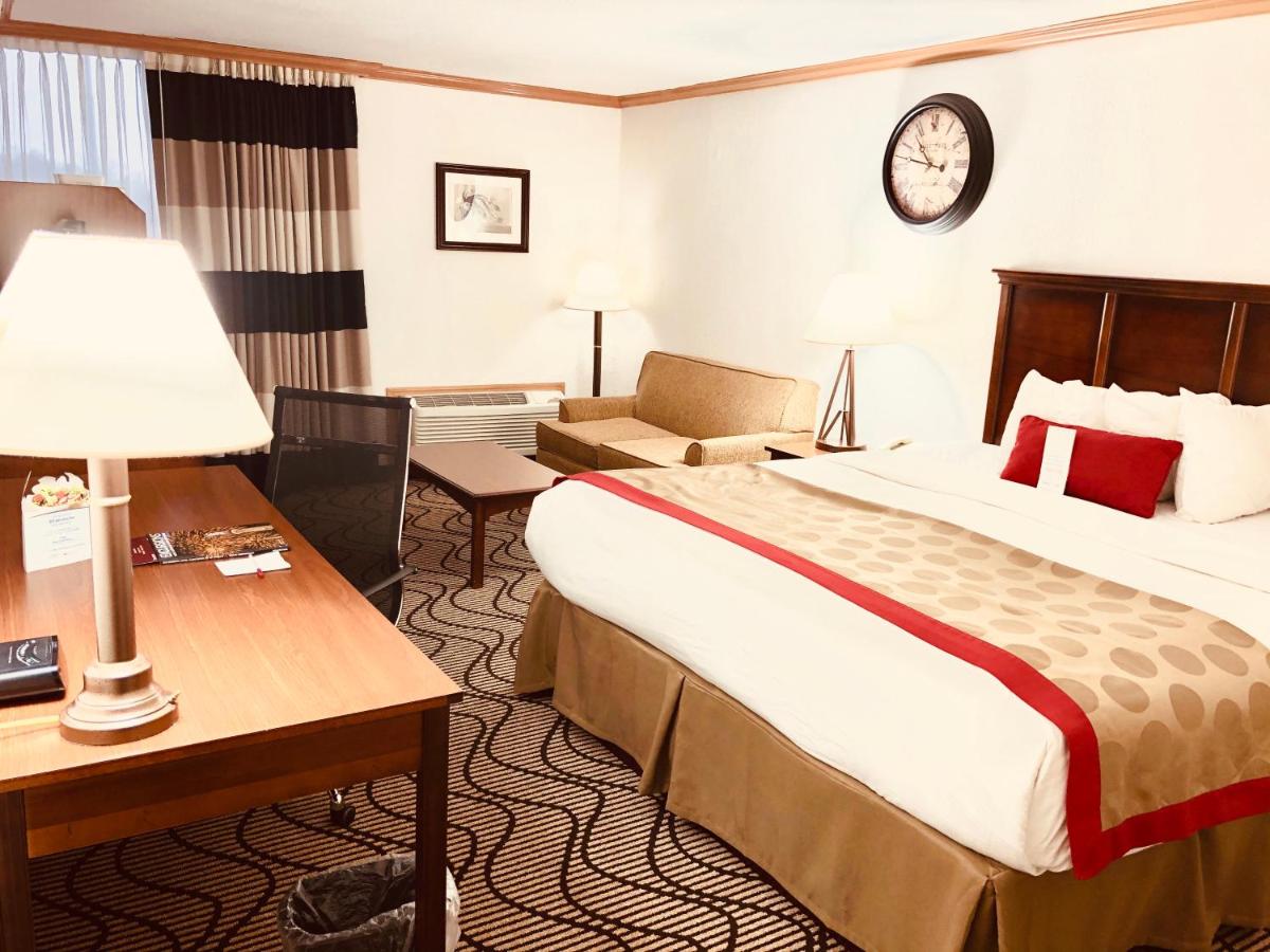 King Room - Non-Smoking at Ramada by Wyndham Birmingham Airport