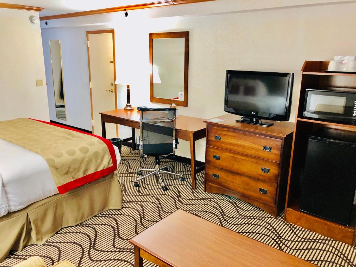 King Room - Non-Smoking at Ramada by Wyndham Birmingham Airport