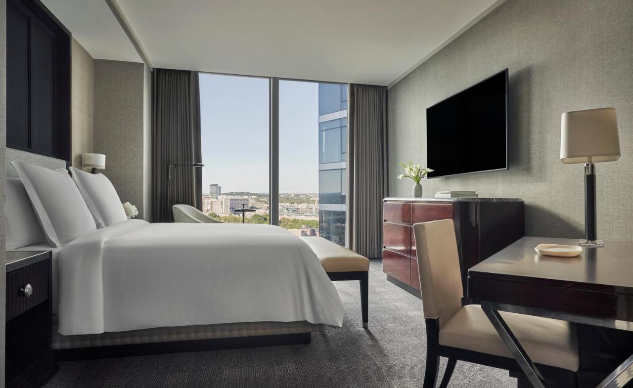Charles King Suite at Four Seasons Hotel One Dalton Street, Boston