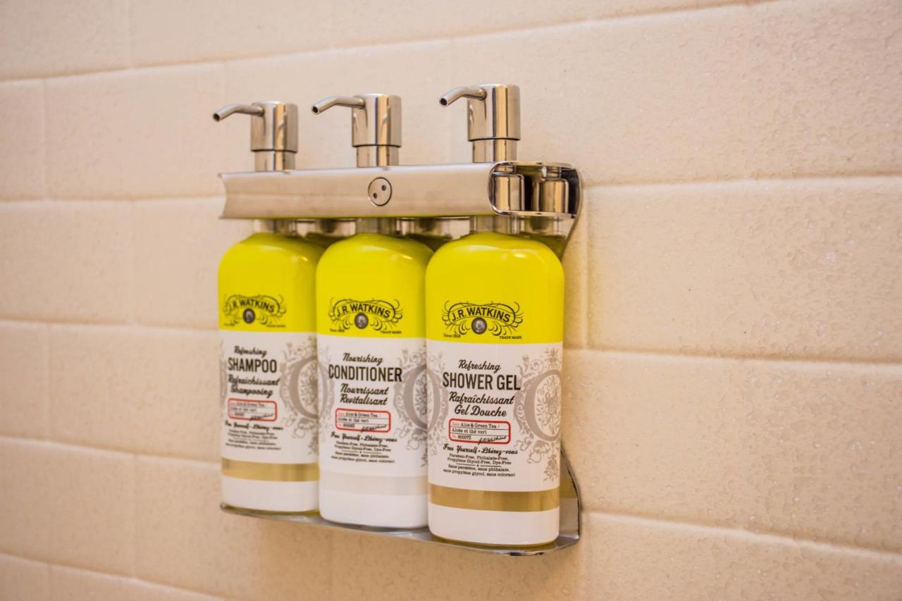 One-Bedroom King Room with Mobility Accessible Tub - Non-Smoking at Candlewood Suites : Overland Park - W 135th St by IHG