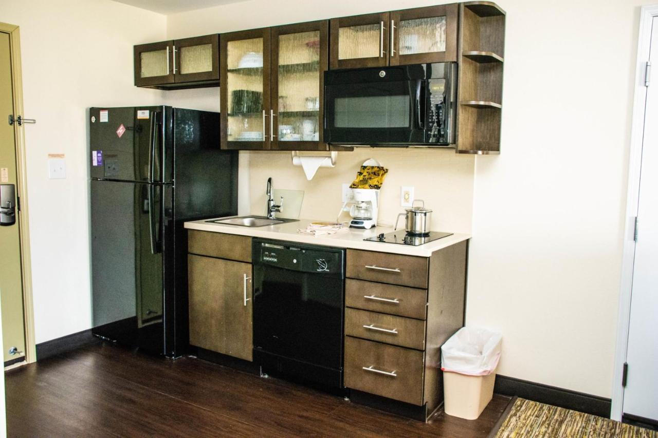 Queen Studio Suite with Two Queen Beds at Candlewood Suites : Overland Park - W 135th St by IHG