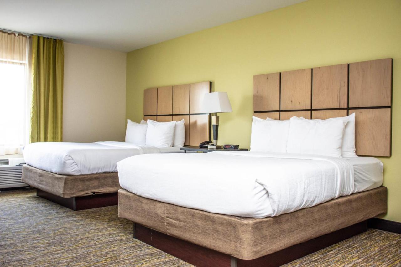 Queen Studio Suite with Two Queen Beds at Candlewood Suites : Overland Park - W 135th St by IHG