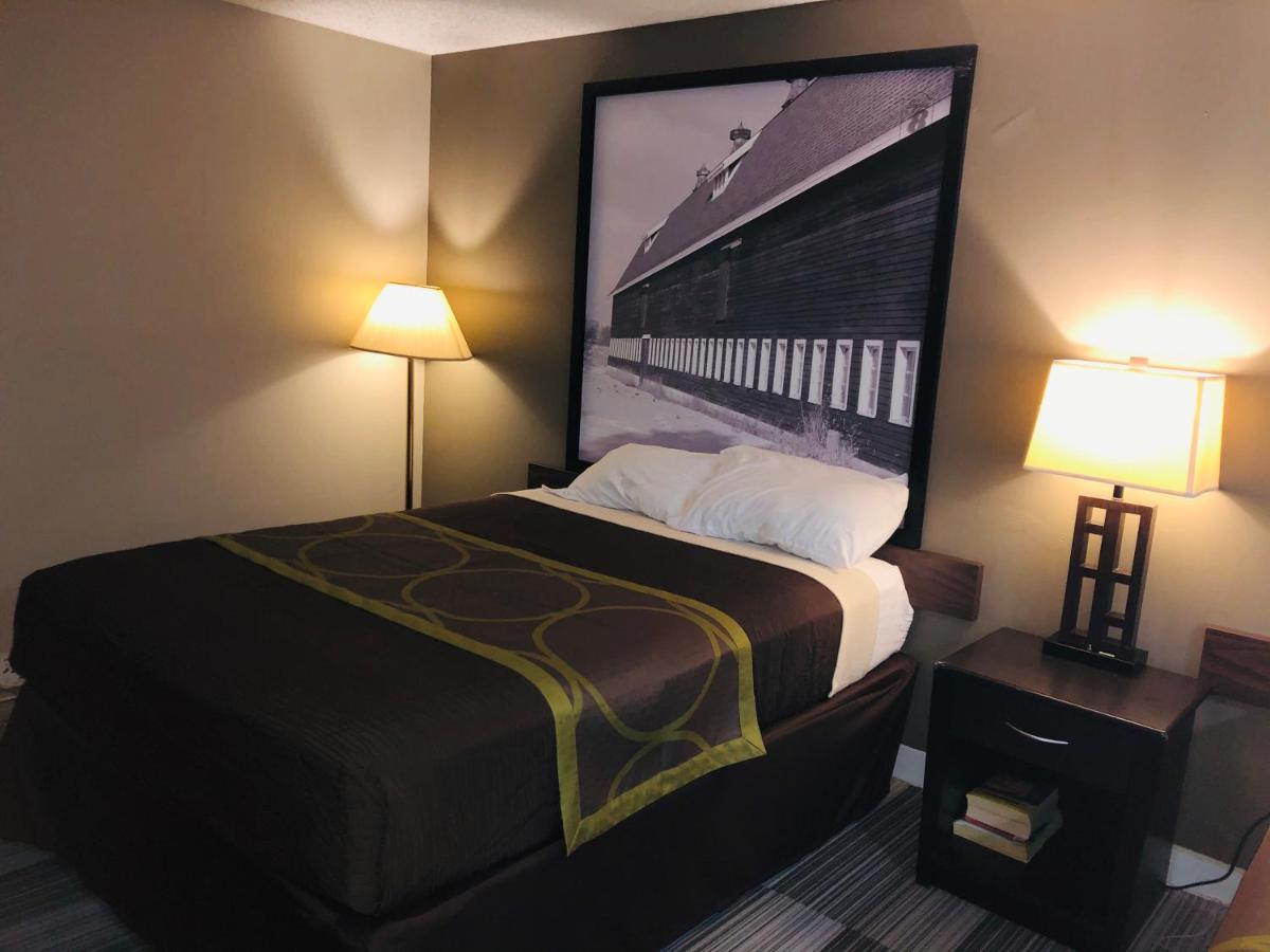 King Room - Mobility Access/Non-Smoking at The Inn & Suites SW Omaha
