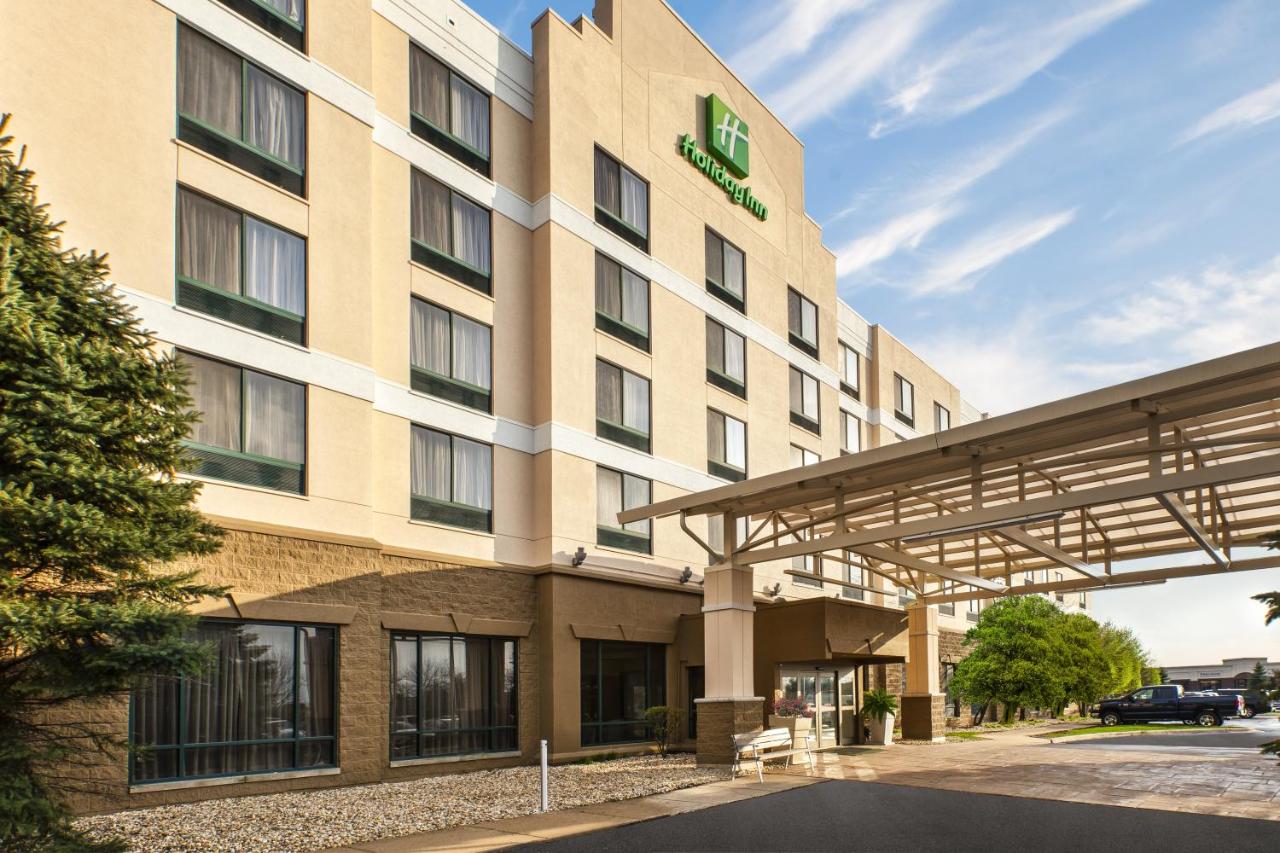  | Holiday Inn Hotel & Suites Bolingbrook