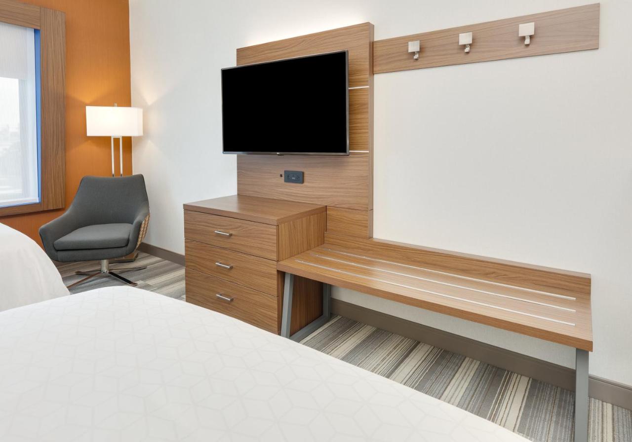 Queen Room with Two Queen Beds - Non-Smoking at Holiday Inn Express Mitchell by IHG