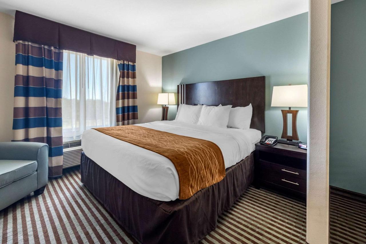 King Suite - Non-Smoking at Comfort Inn & Suites Perry I-35