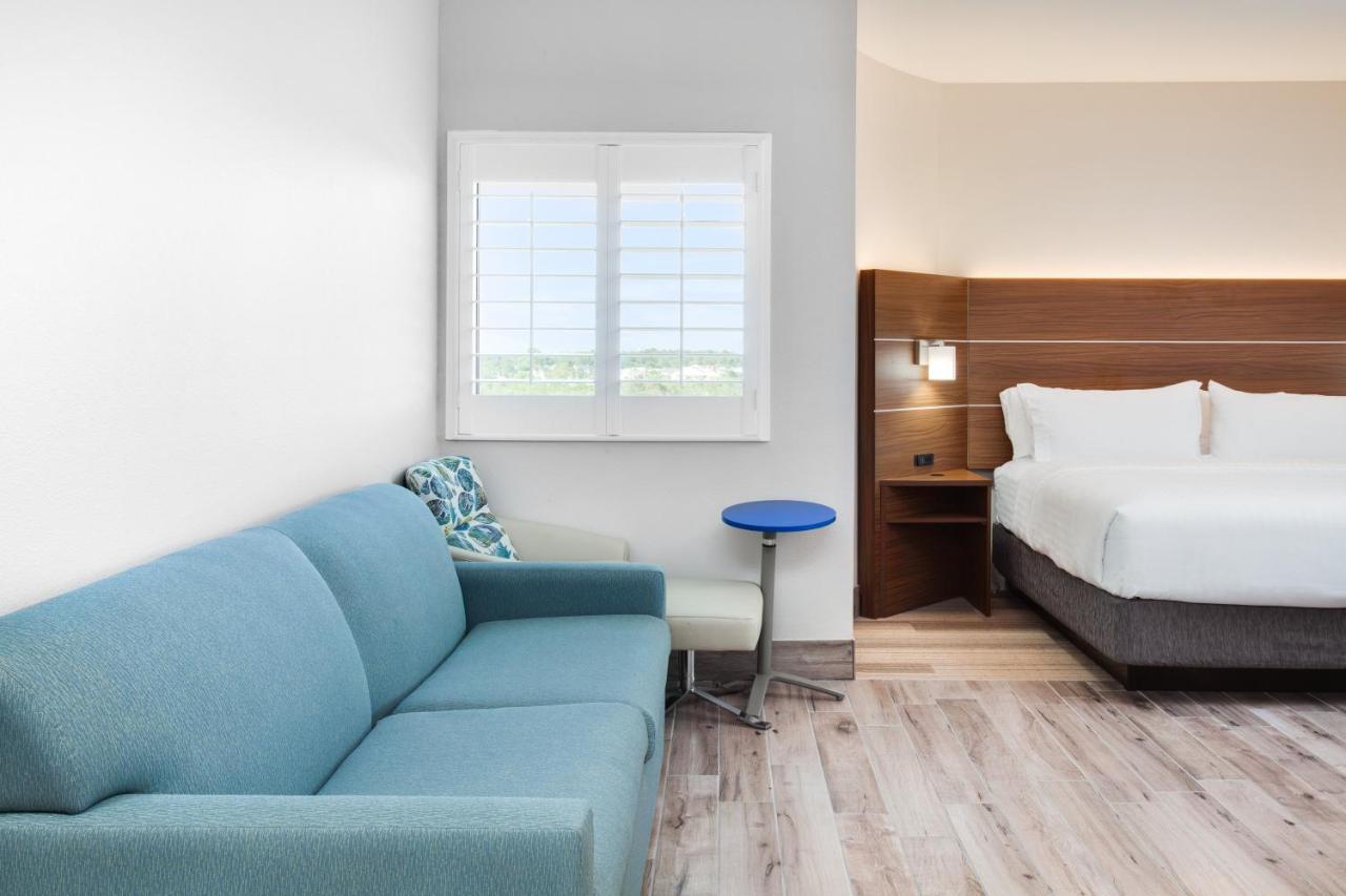King Suite with Bath Tub Inland View- Hearing Accessible at Holiday Inn Express & Suites Panama City Beach - Beachfront by IHG