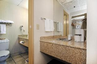 Room #32821113 at Best Western Executive Hotel Of New Haven - West Haven