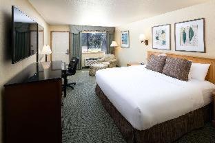 Room #39223015 at Red Lion Hotel Templin's on the River