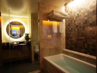Room #25235312 at Miyako Hybrid Hotel Torrance