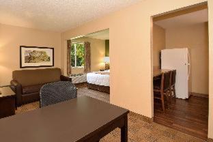 Room #47011912 at Extended Stay America Suites Ft Lauderdale Cyp Crk NW 6th Wy
