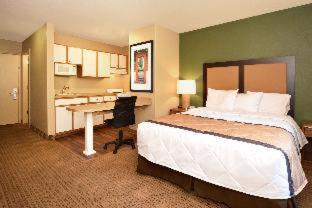 Room #47011913 at Extended Stay America Suites Ft Lauderdale Cyp Crk NW 6th Wy