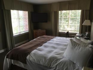 Room #50115809 at The Glen Club