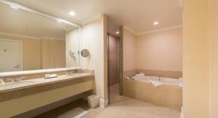 Room #50115811 at The Glen Club