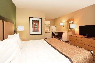 Room #52101816 at Suburban Studios Irving - Las Colinas