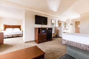 Room #41450612 at Red Lion Inn & Suites McMinnville