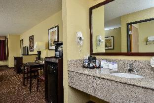 Room #25482217 at Best Western Plus Mansfield Inn & Suites