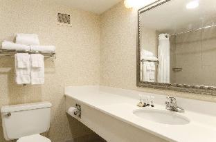 Room #17163932 at Red Lion Hotel & Conference Center Cheyenne