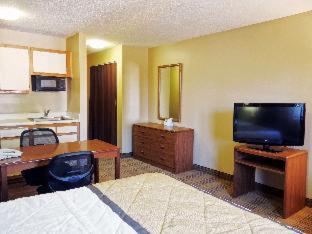 Room #47011914 at Extended Stay America Suites Ft Lauderdale Cyp Crk NW 6th Wy