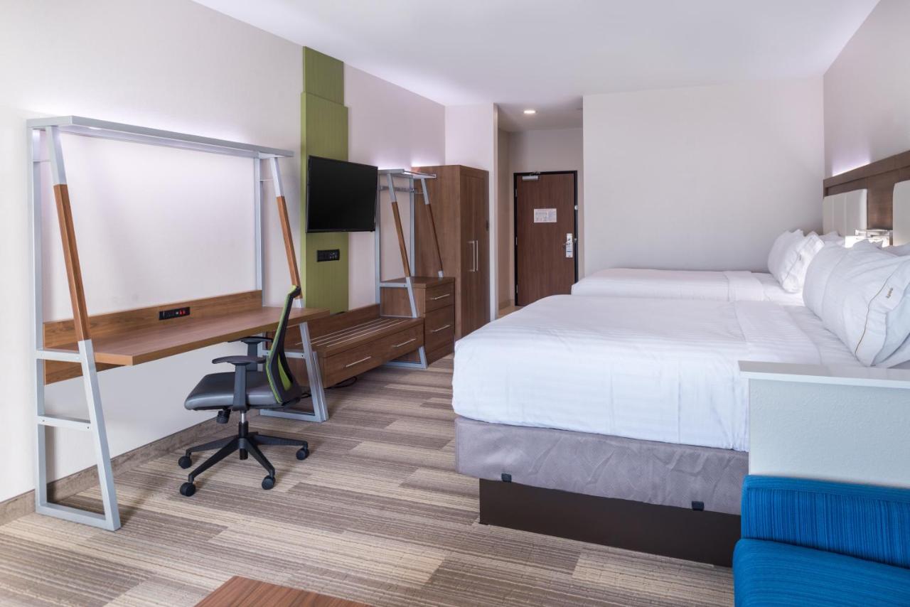 Queen Room with Two Queen Beds at Holiday Inn Express & Suites Fort Worth West by IHG