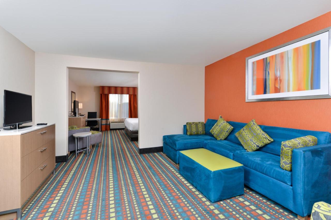 Executive King Suite at Holiday Inn Express Bernalillo by IHG