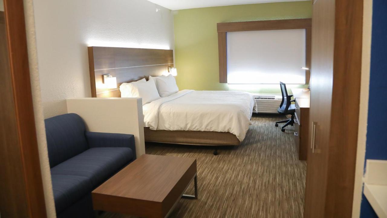 King Suite - Non-Smoking at Holiday Inn Express & Suites Colorado Springs North by IHG