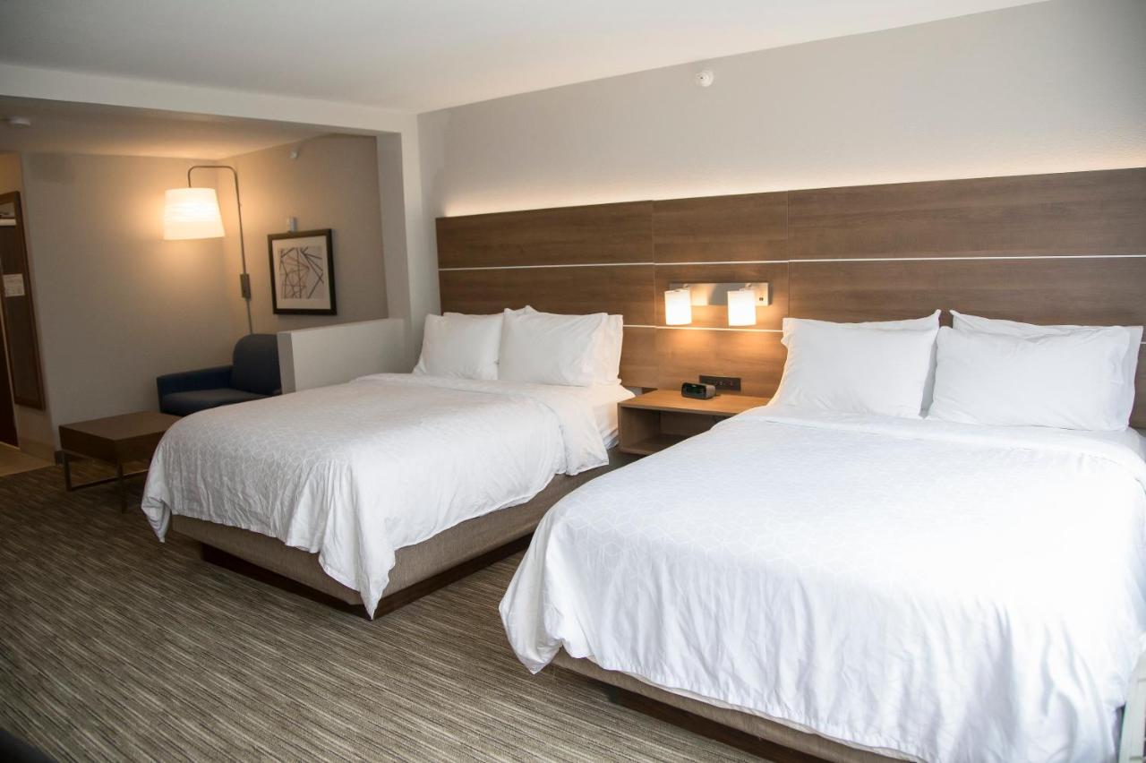 Queen Suite with Sofa Bed - Non-Smoking at Holiday Inn Express & Suites Colorado Springs North by IHG