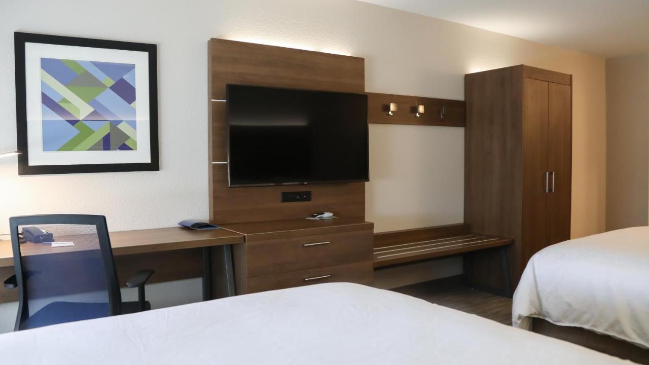 Queen Suite with Sofa Bed - Non-Smoking at Holiday Inn Express & Suites Colorado Springs North by IHG