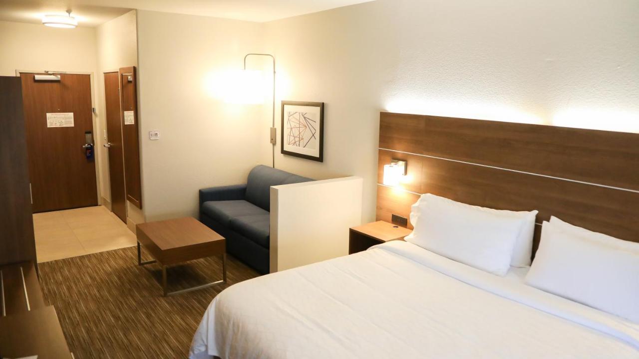 King Suite - Non-Smoking at Holiday Inn Express & Suites Colorado Springs North by IHG