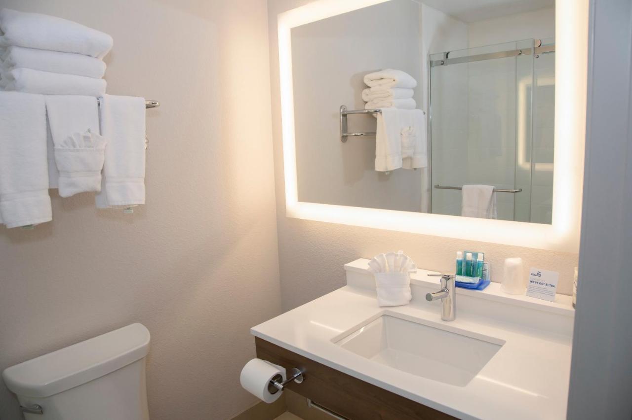 King Suite - Non-Smoking at Holiday Inn Express & Suites Colorado Springs North by IHG