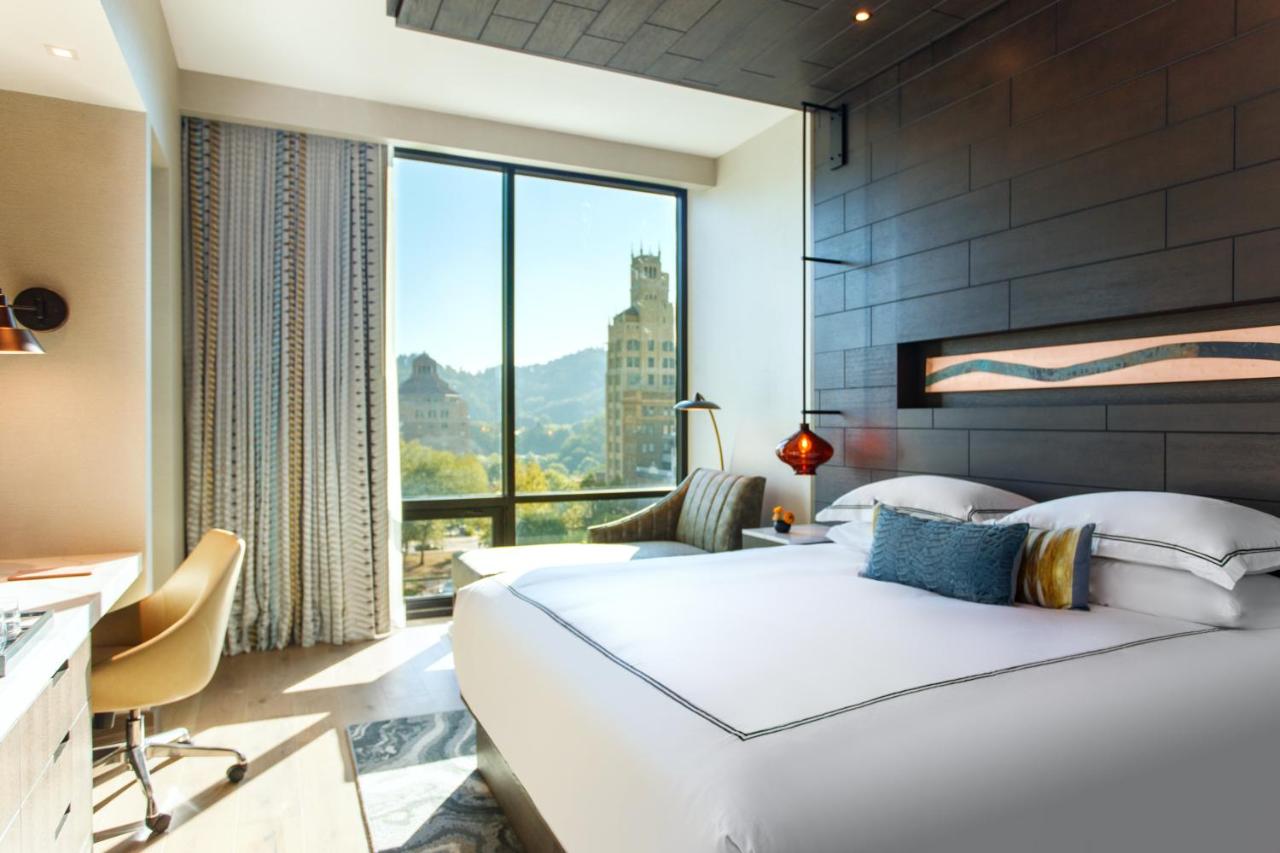 Deluxe Room at Kimpton Hotel Arras by IHG