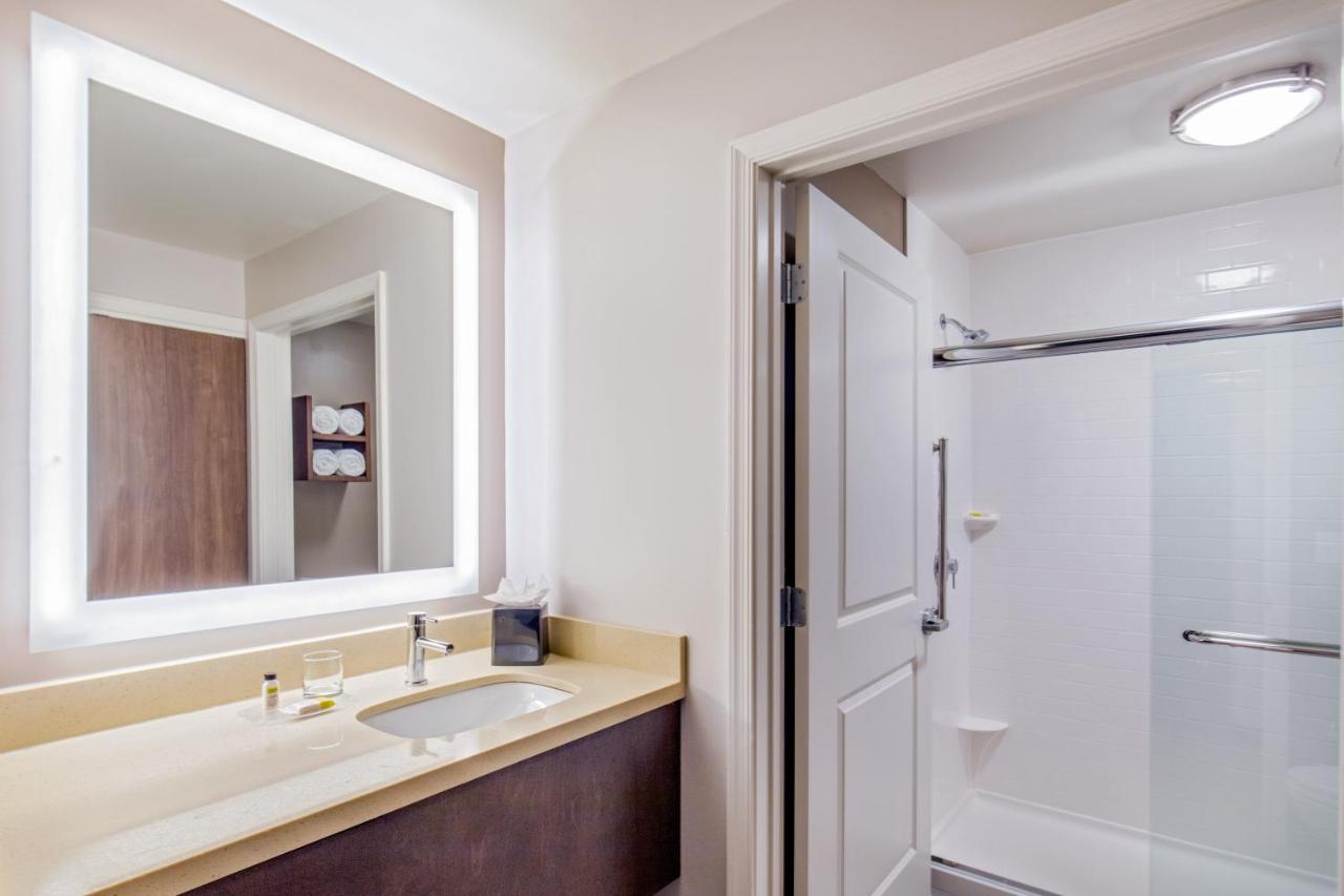Studio Queen Suite, Full Kitchen, Sofa Bed, Living Space at Staybridge Suites Charlottesville Airport by IHG
