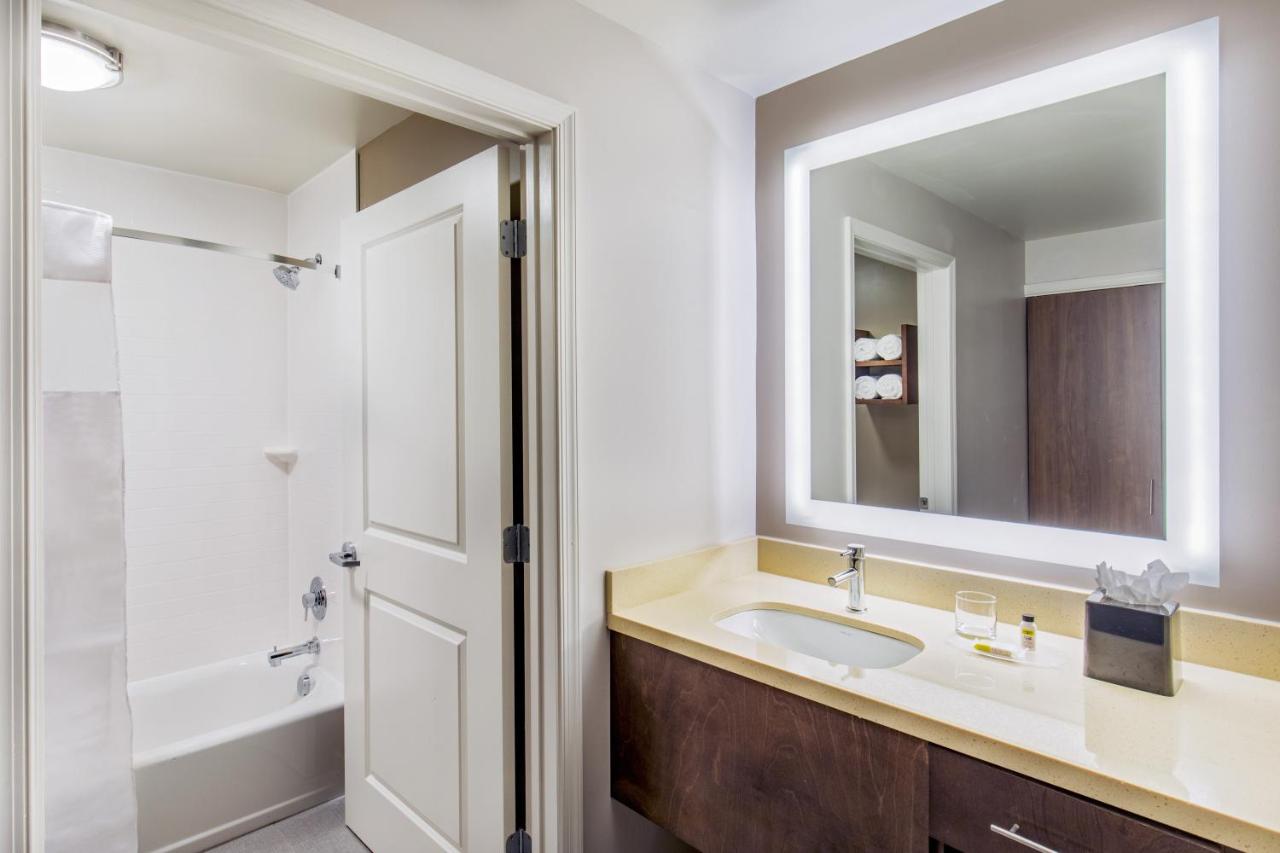Standard Room at Staybridge Suites Charlottesville Airport by IHG