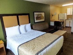 Room #52101820 at Suburban Studios Irving - Las Colinas
