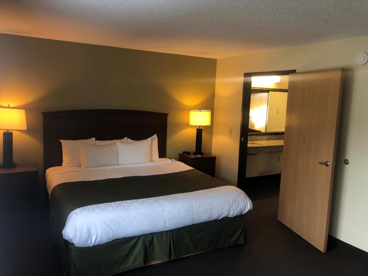 One-Bedroom Suite at Cobblestone Hotel & Suites – Wisconsin Rapids