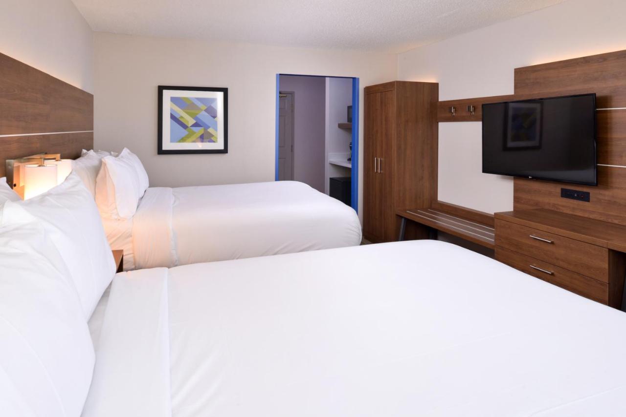 Queen Room with Two Queen Beds - Non-Smoking at Holiday Inn Express & Suites Omaha - 120th and Maple by IHG