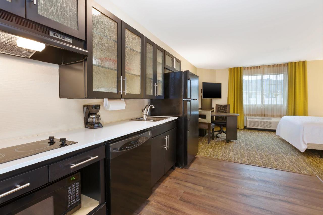 Studio Queen Suite with Mobility Accessible Tub at Candlewood Suites Washington North, an IHG Hotel