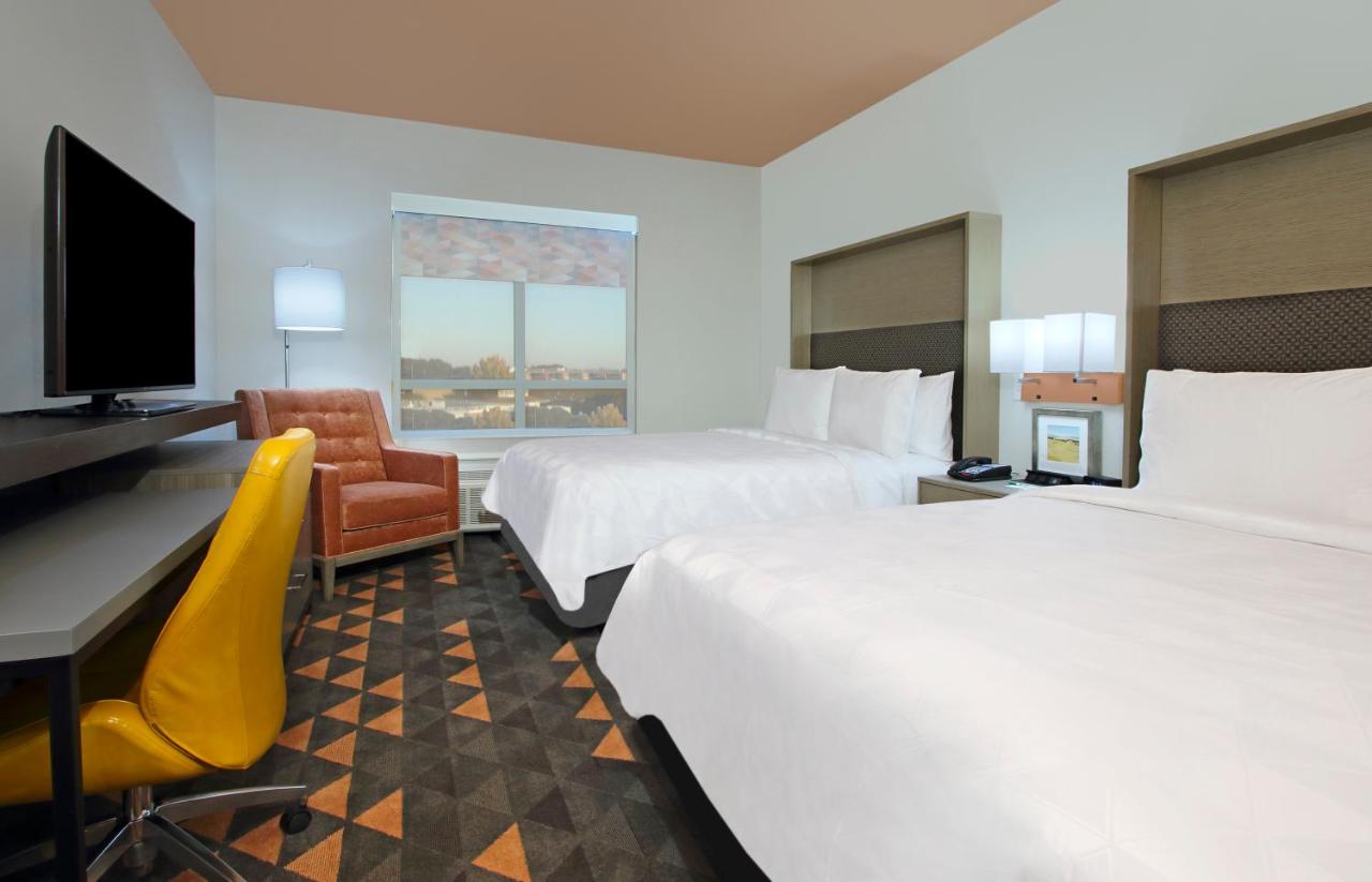Room with Two Beds - Hearing Accessible - Non-Smoking at Holiday Inn Hattiesburg - North by IHG