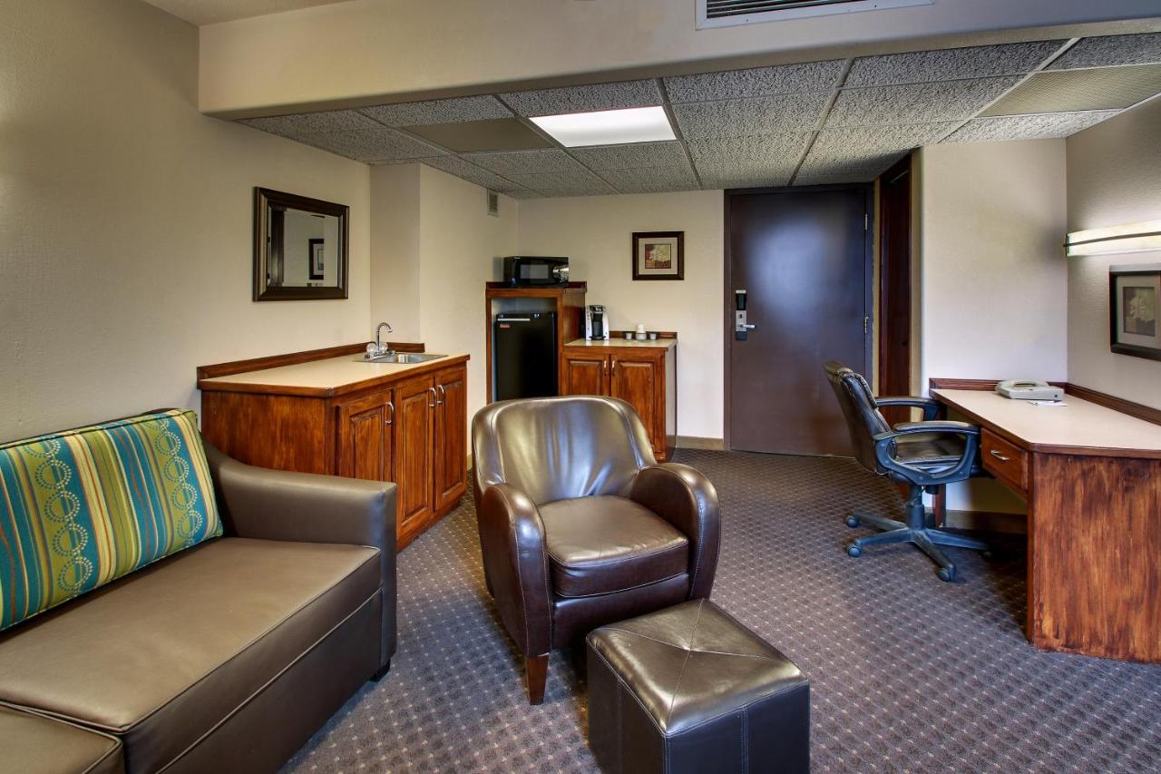 Executive King Suite at EverSpring Inn