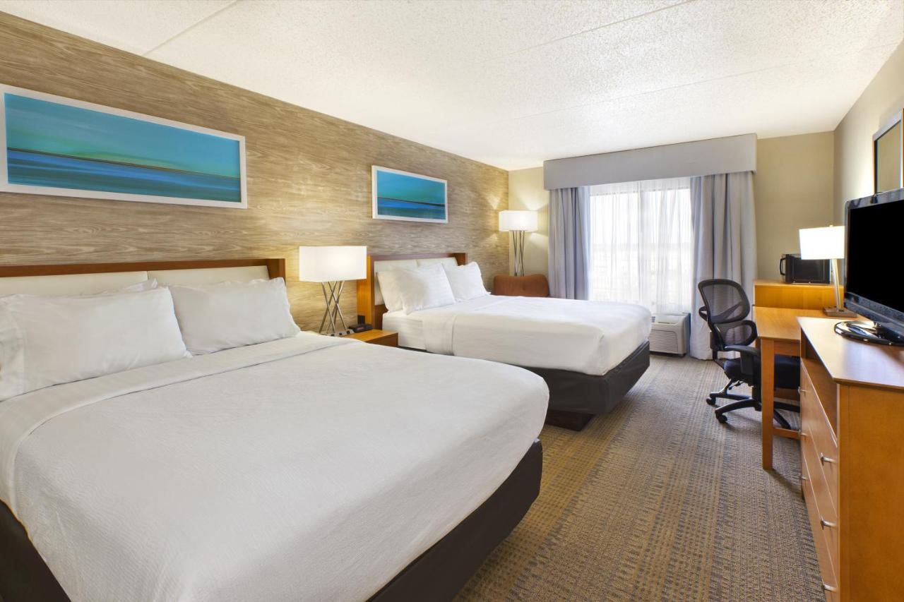  | Holiday Inn Hotel & Suites Bolingbrook