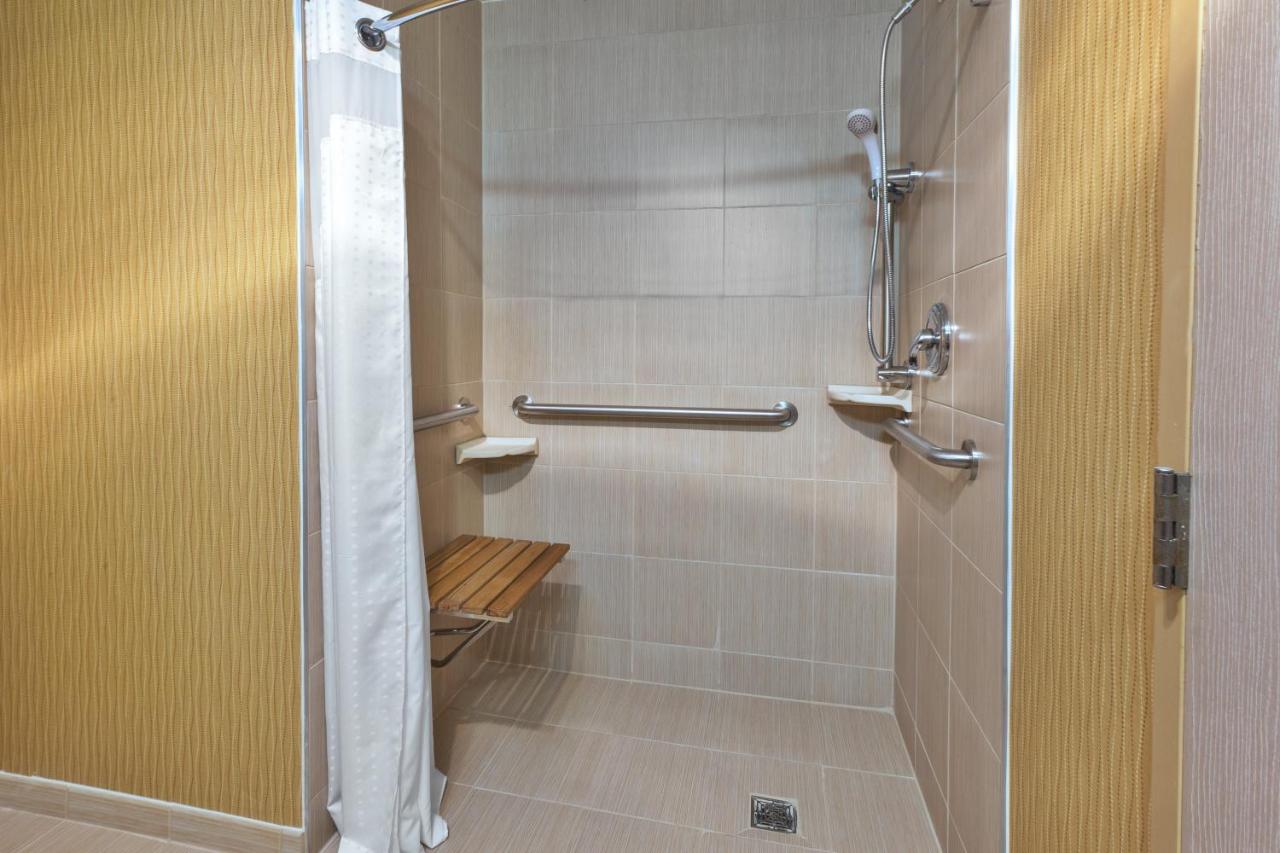 Presidential Suite at Holiday Inn & Suites Bolingbrook by IHG