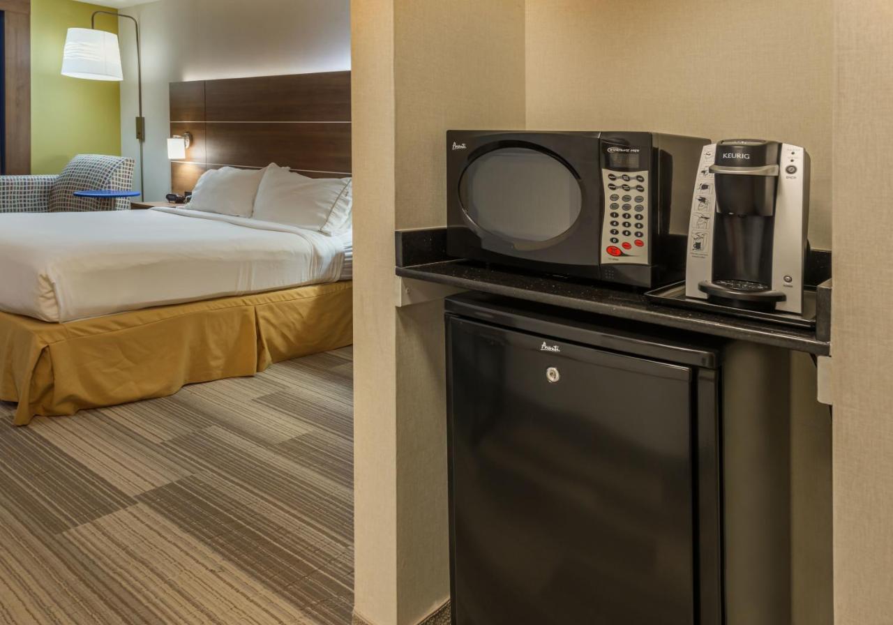 King Suite with Sofa Bed - Non-Smoking at Holiday Inn Express & Suites Carson City by IHG