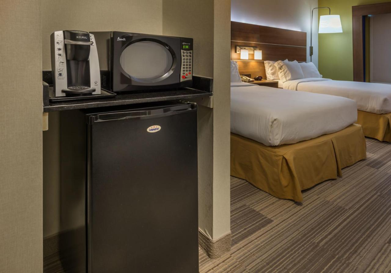 Queen Room with Two Queen Beds - Non-Smoking at Holiday Inn Express & Suites Carson City by IHG