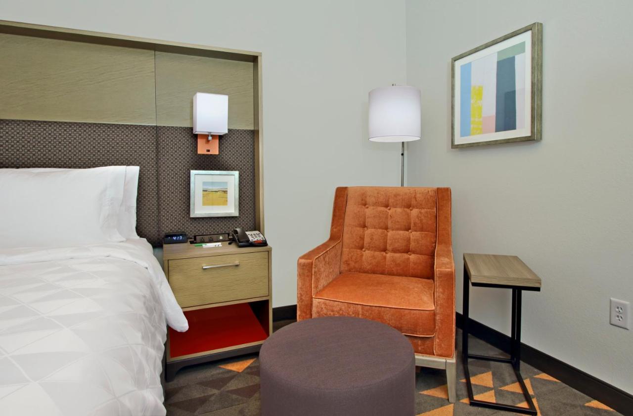King Room - Hearing Accessible - Non-Smoking at Holiday Inn Hattiesburg - North by IHG