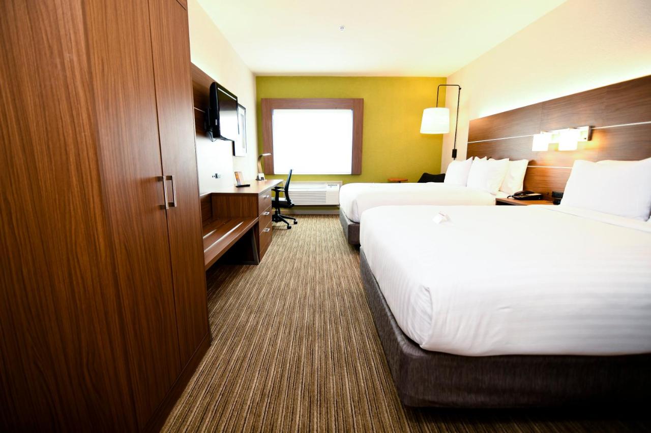 Queen Room with Two Queen Beds - Non-Smoking at Holiday Inn Express & Suites Port Clinton-Catawba Island by IHG
