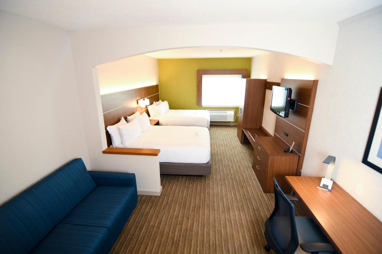 Suite - Mobility Access/Hearing Accessible at Holiday Inn Express & Suites Port Clinton-Catawba Island by IHG